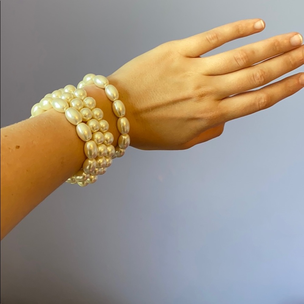 Set of 4 Faux Pearl Bracelets